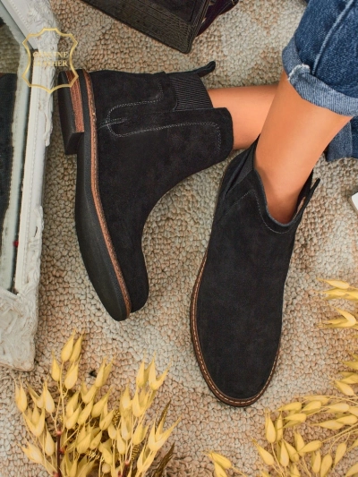 Schwarze Ariston Lederstiefeletten aus Wildleder