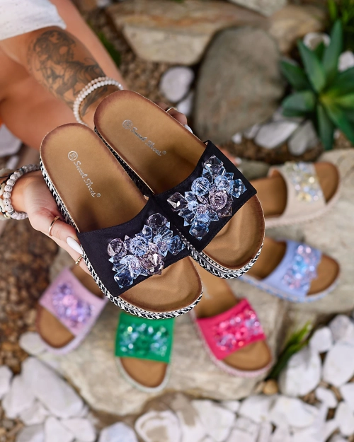 Жіночі шльопанці Royalfashion з кристалами чорного кольору Bollah