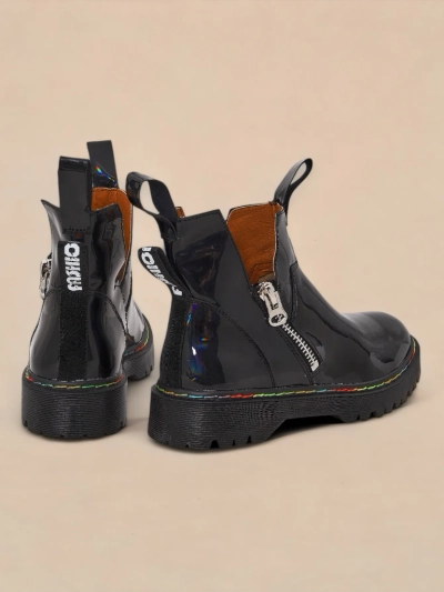 Schwarz lackierter Damenstiefel mit Reißverschluss Odeta - Schuhe