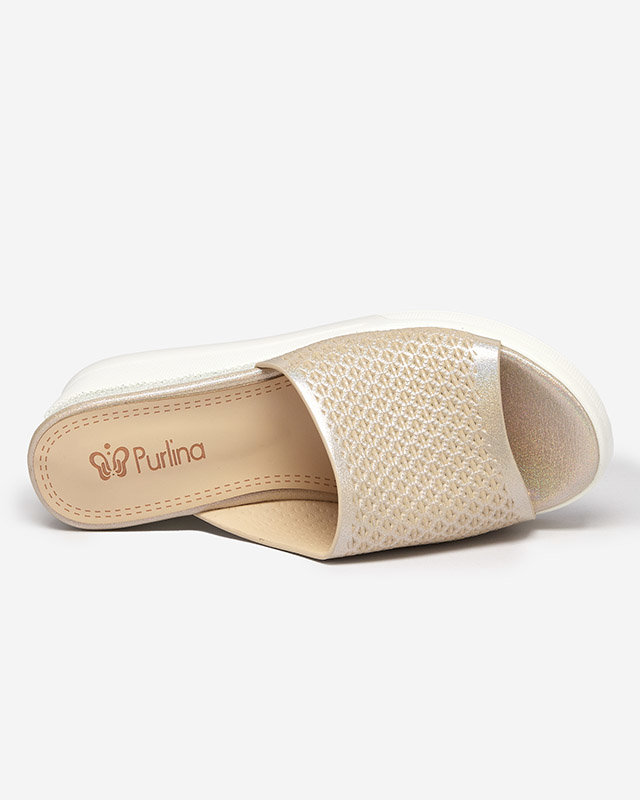 Durchbrochene Keilpantoffeln für Damen in Gold mit Neritas aus Brokat - Schuhe