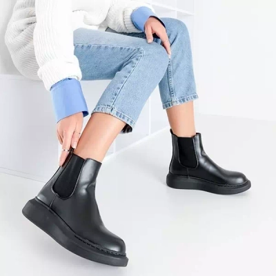 OUTLET Schwarze Damenstiefel auf der Fabriano-Plattform - Schuhe