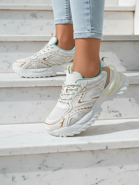 Royalfashion Damen Sportsneaker auf einer dickeren Sohle Nettes