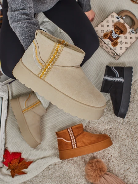 Kurze Damenstiefel a'la Schneestiefel Pravel