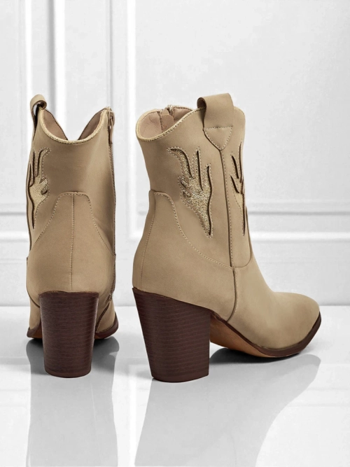 Ковбойки жіночі на підборах з декоративними вставками Cendria