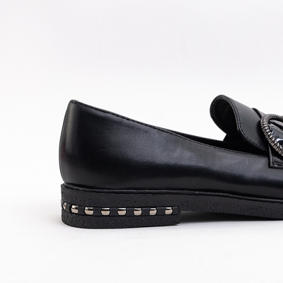 Schwarze Damen-Loafer mit Vauae-Schnalle - Schuhe