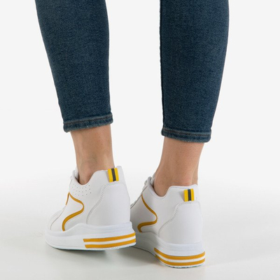 Weiße und gelbe Damen-Sneakers mit Indoor-Keilabsatz Marcja - Footwear
