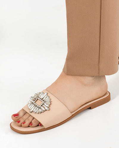 OUTLET Жіночі бежеві тапочки зі сріблястим орнаментом. Hipi - Взуття