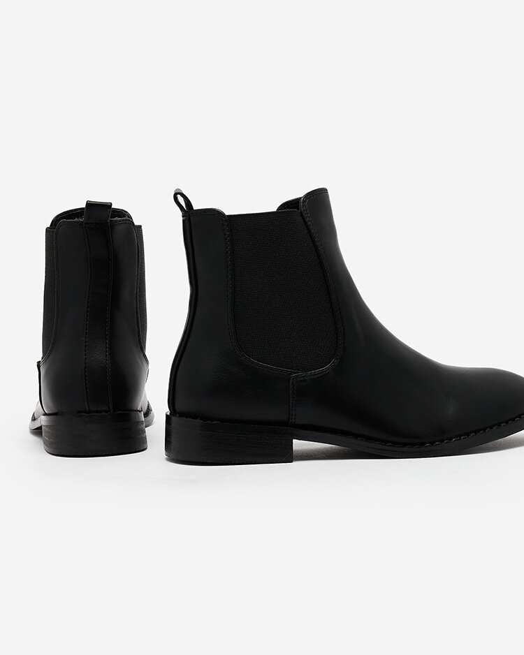 Royalfashion Schwarze Damenstiefel a'la sztyblety mit Verzierungen Ederte