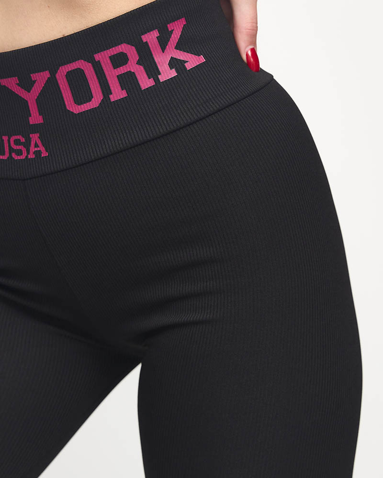 Schwarze, gerippte Damen-Leggings mit rosa Aufschriften - Kleidung