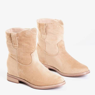 OUTLET Beige Stiefel a'la Cowboystiefel auf einem Indoor-Keil Jelluma - Footwear