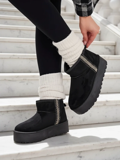 Royalfashion Kurze Winterstiefel für Damen a'la Haluzi