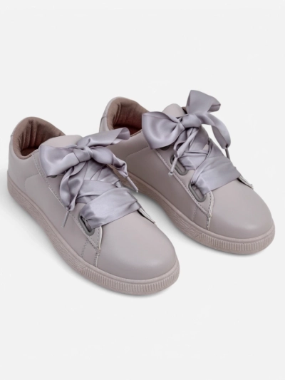 Royalfashion Damen Sneakers aus ökologischem Leder mit dekorativen Schnürsenkeln Etti