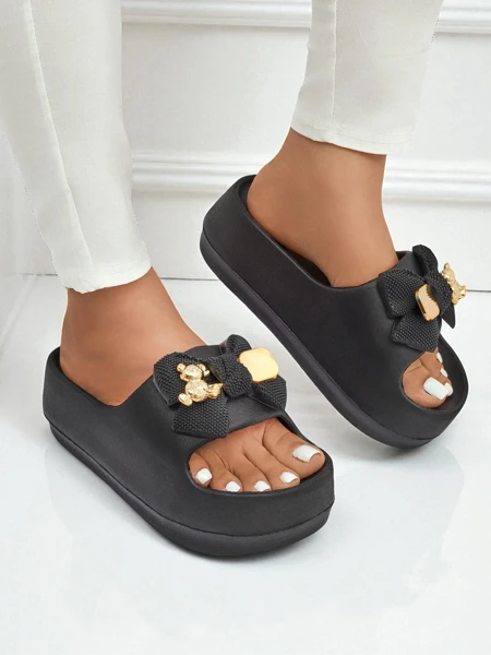 Royalfashion Жіночі гумові шльопанці з декоративним бантом Alday