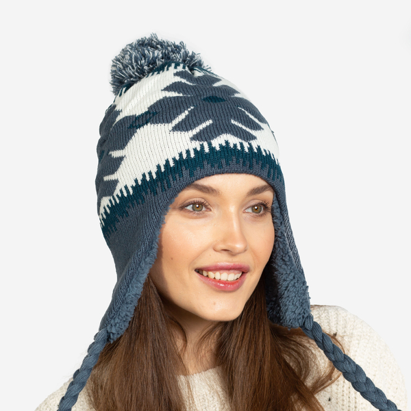 Marineblauer isolierter Damenhut mit Schneeflocken mit Pompons - Accessoires