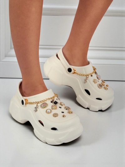 Caligae Aurelia Bianca Sandalen mit Chain-Verzierungen im Glamour-Stil