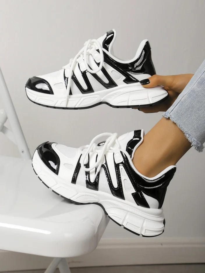 Royalfashion Damen sportliche Sneakers auf dickerer Sohle Loness