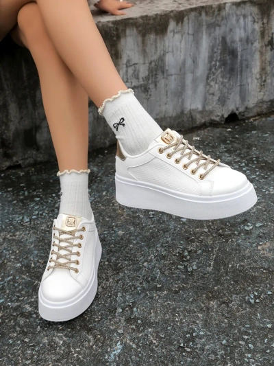 Royalfashion Damen sportliche Sneakers mit dekorativen Schnürsenkeln Eone