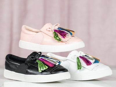 OUTLET Schwarze Sportsneaker mit Osederra-Fransen - Schuhe