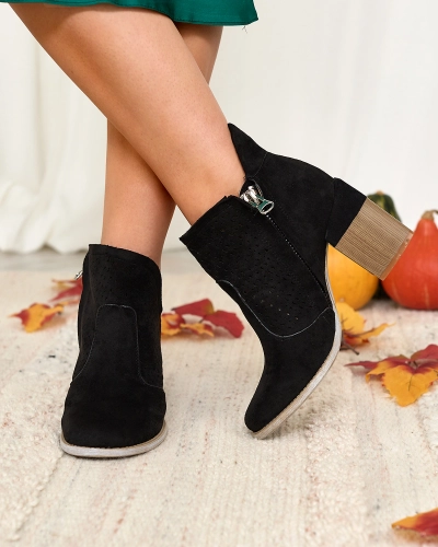 Royalfashion Schwarze Damenstiefel auf einem Pfosten und mit einem Ausschnitt Neafla