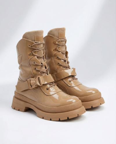 Royalfashion Lackstiefel für Damen in Hellbraun Setogy