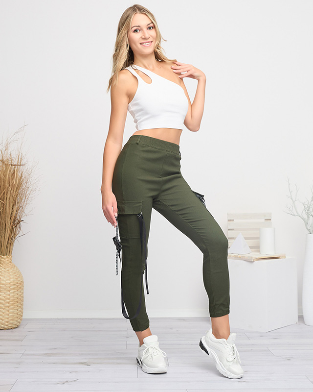 Dunkelgrüne Damen-Cargohose mit Gürtel - Kleidung