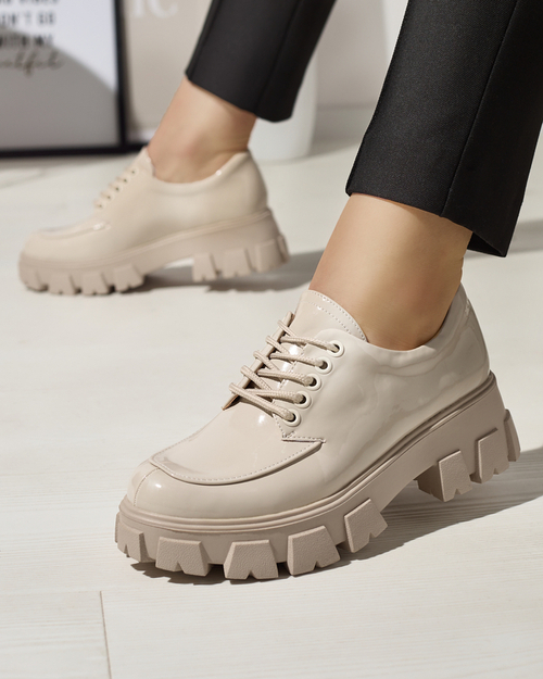 Бежеві жіночі туфлі на рельєфній підошві Ginara