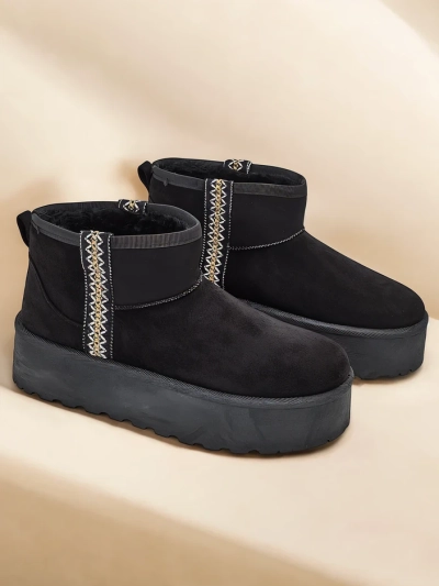 Royalfashion Kurze Winterstiefel für Damen a'la Haluzi