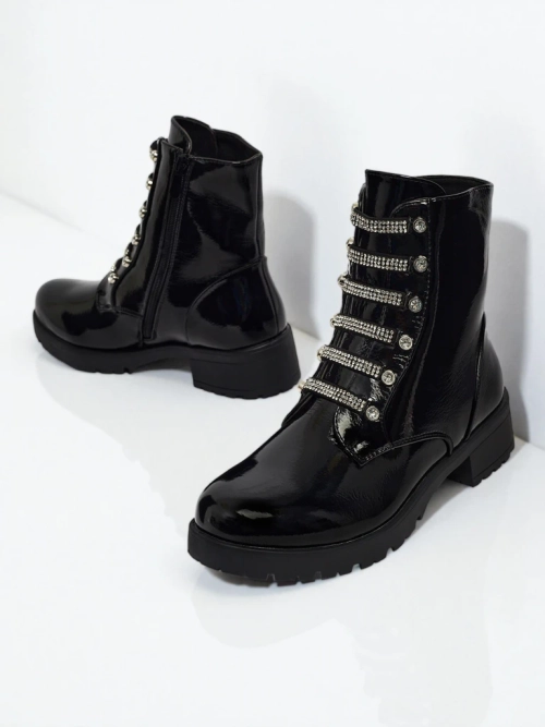 Лаковані шнуровані жіночі ботильйони Fjorra