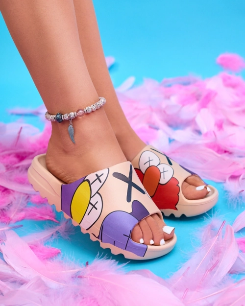 Бежеві жіночі резинові шльопанці з принтом Pfizz