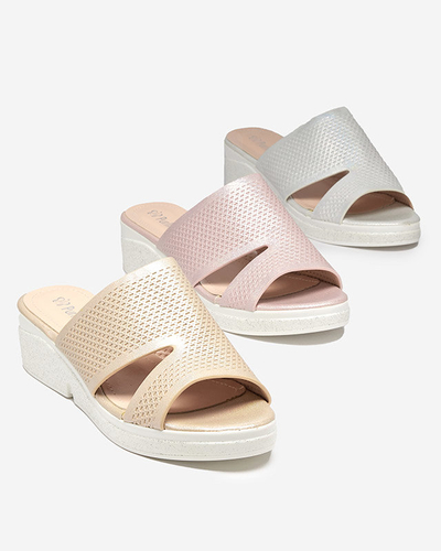 Rosa glänzende Hausschuhe für Damen von Heiri. Schuhwerk