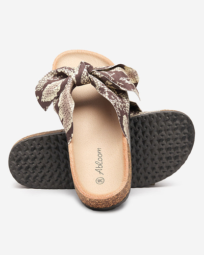 Braune Hausschuhe mit Montiana-Schleife - Schuhe