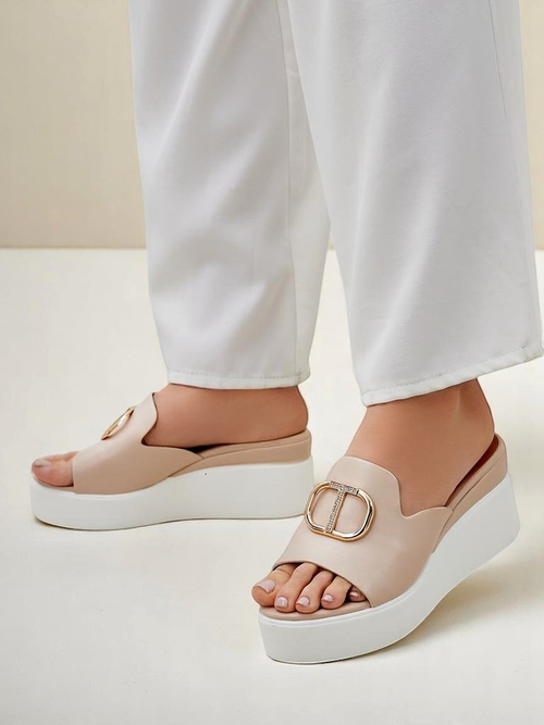 Royalfashion жіночі босоніжки на танкетці Daffin