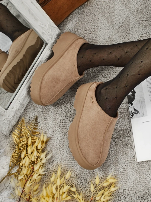 Короткі жіночі черевики a'la снігоходи з хутром Noelina