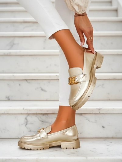 Goldene Chloé Mokassins Eleganter Damenstil
