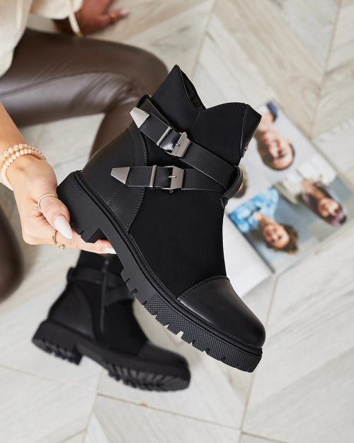 Royalfashion Damenstiefel mit flachem Absatz in Schwarz Ucilofi