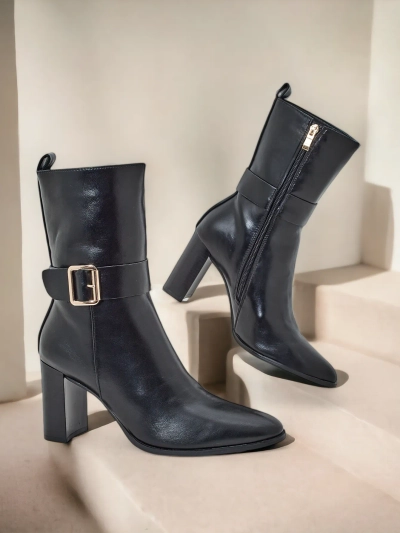 Royalfashion Damen Stiefeletten on a post Amior