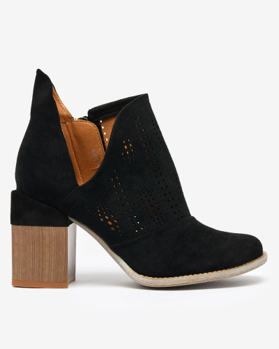 Royalfashion Durchbrochene Pfostenstiefel in schwarz Revivela