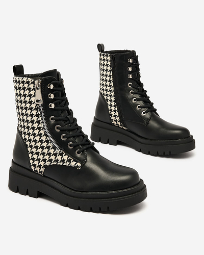 Royalfashion Schwarze Damenstiefel mit Zatafel-Pepita-Einsatz