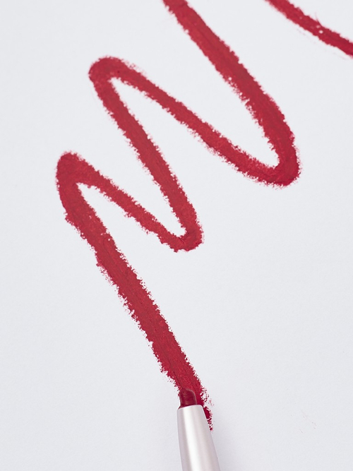 Олівець для губ у відтінку Carmen