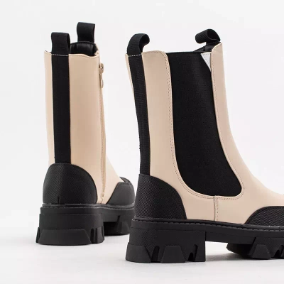 OUTLET Beige Damenstiefel auf massiver Rosidi-Sohle - Schuhe