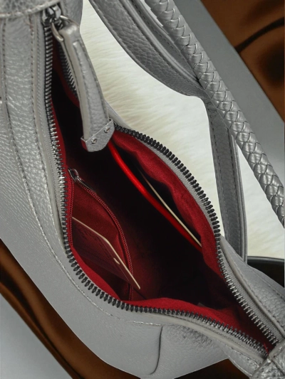 Royalfashion Kleine Damenhandtasche aus Öko-Leder mit dekorativem Riemen Lacquea