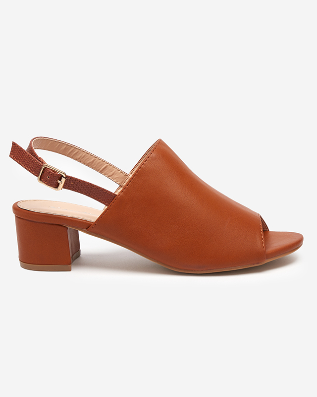 Kamelfarbene Damensandalen auf niedrigem Pfosten Chonu - Schuhe