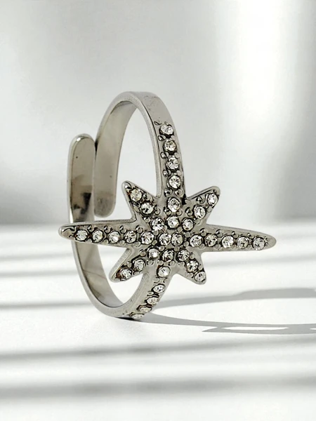 Dolce Vita Armreif-Armband mit dekorativen Charms