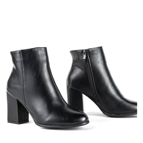 Schwarze Stiefel an einem höheren Pfosten Pekan - Footwear