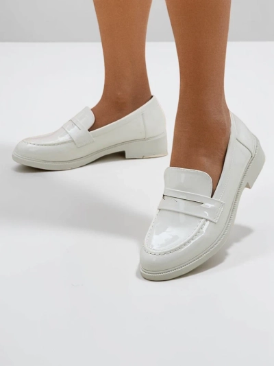 Royalfashion Жіночі лаковані лофери Aylay