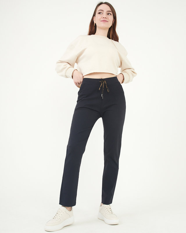 Schwarze gerade Damenhose aus Stoff PLUS SIZE - Kleidung