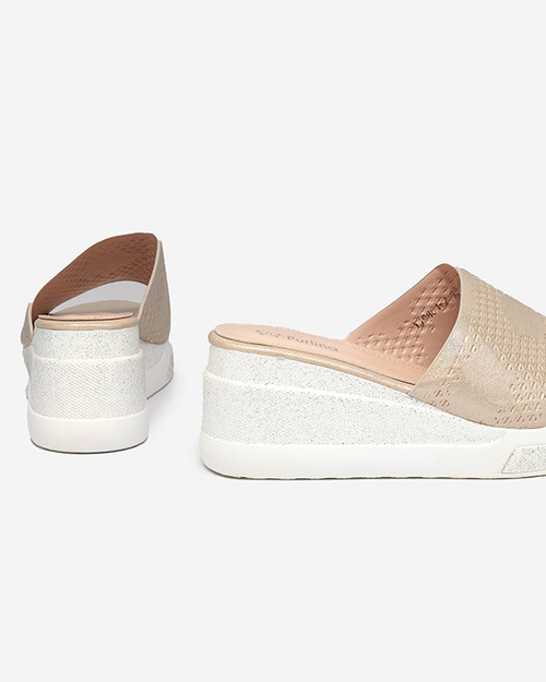 Блискучі жіночі бежеві тапочки Amuki-Shoes