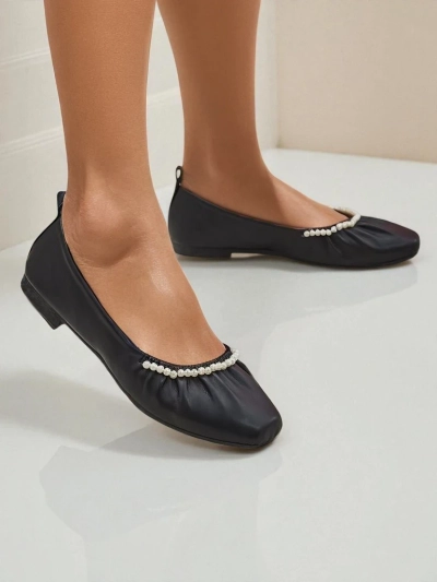 Baleriny Callisto Nero – Schwarze Ballerinas aus Öko-Leder mit Perlen, flacher Absatz