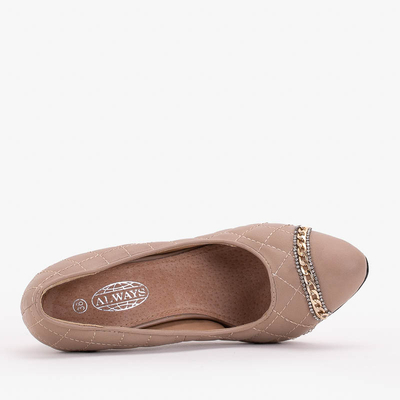 Beige gesteppte Damenpumps auf Stiletto mit verzierten Rilas - Schuhen