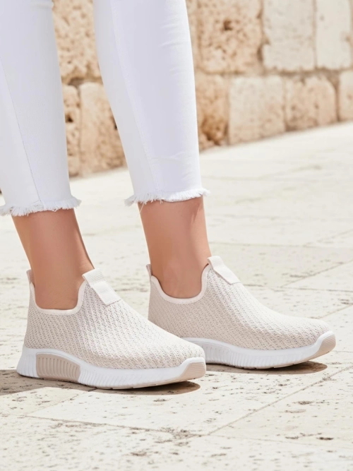 Жіночі бежеві сліпони-кросівки Eulalia Slip-On на плоскій підошві з тканини на літо і весну